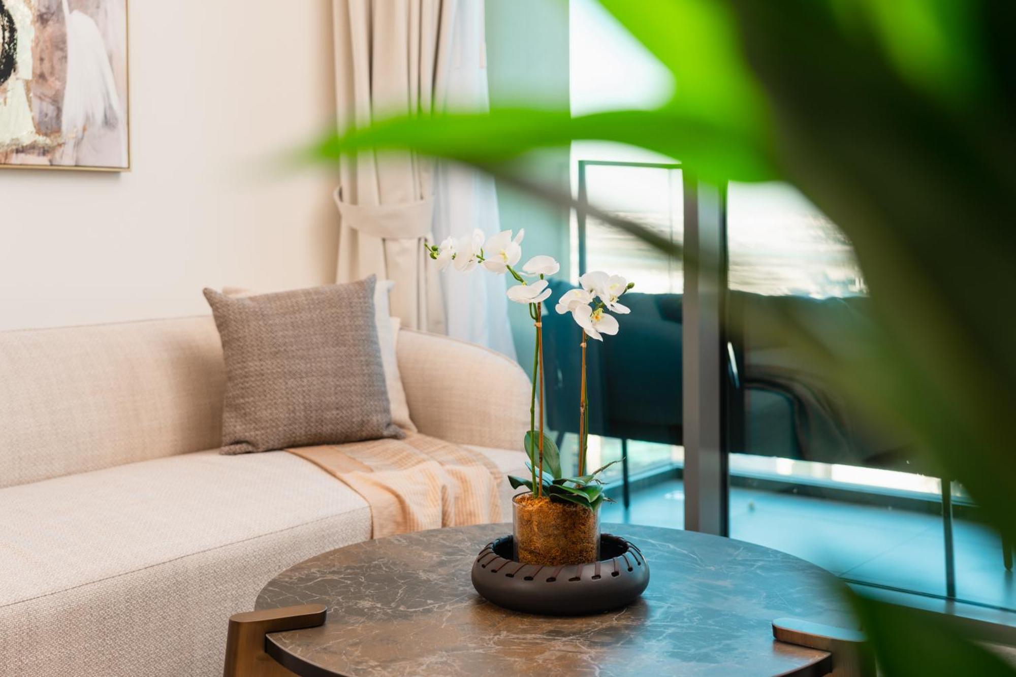 Prime Retreats @ Burj Royale By Emaar Дубай