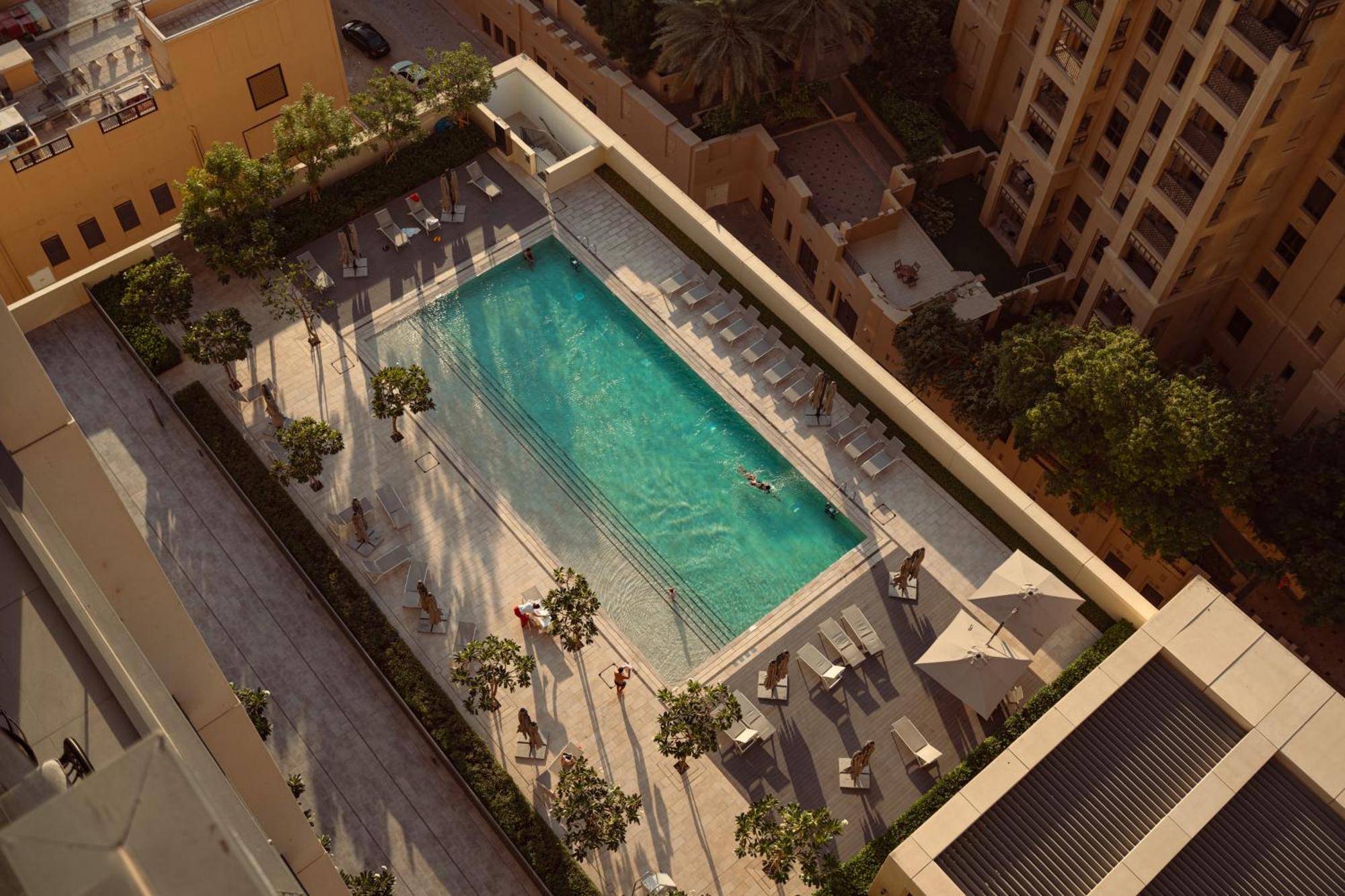 Prime Retreats @ Burj Royale By Emaar * Дубай
