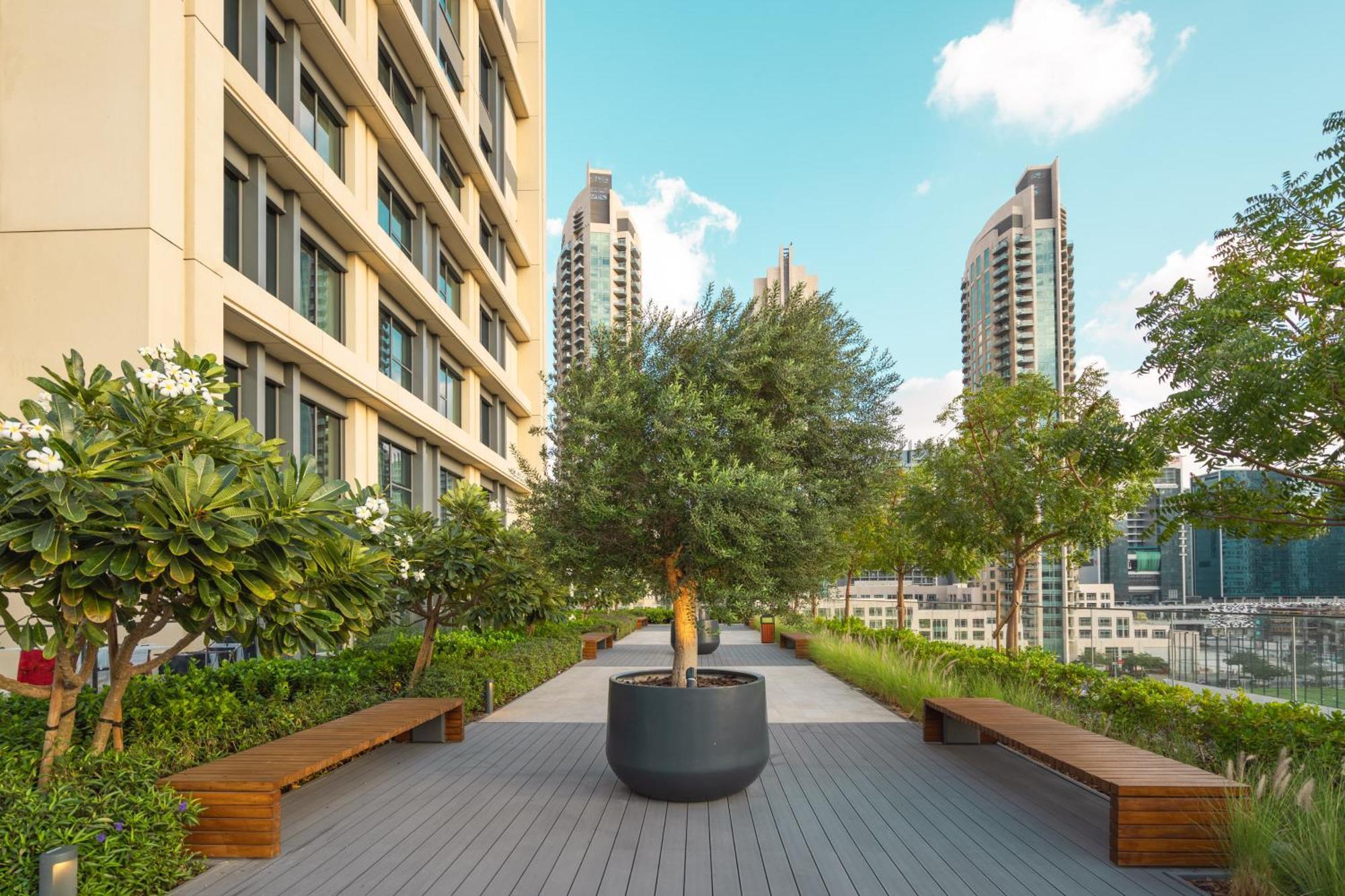 Prime Retreats @ Burj Royale By Emaar Дубай