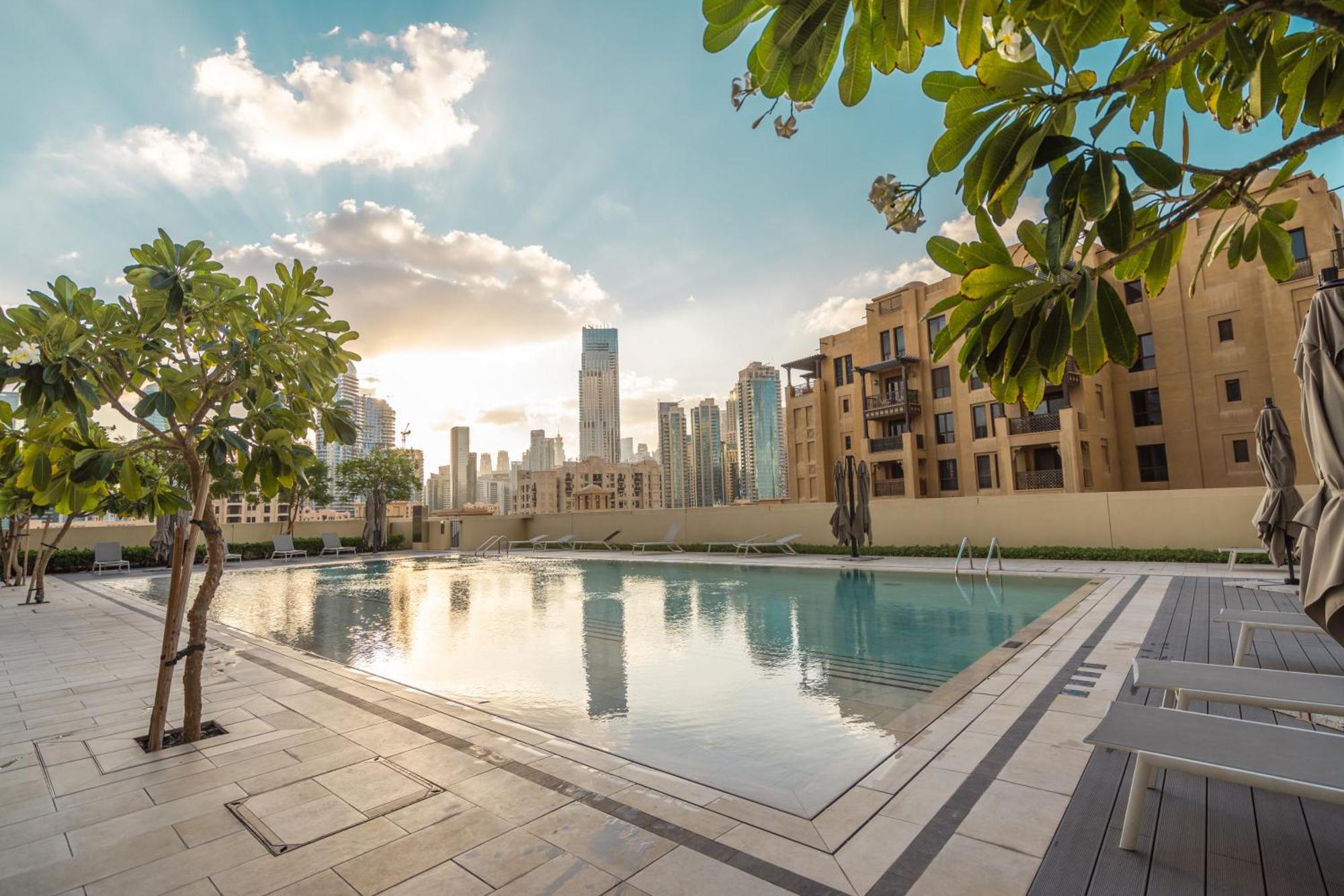 Prime Retreats @ Burj Royale By Emaar * Дубай