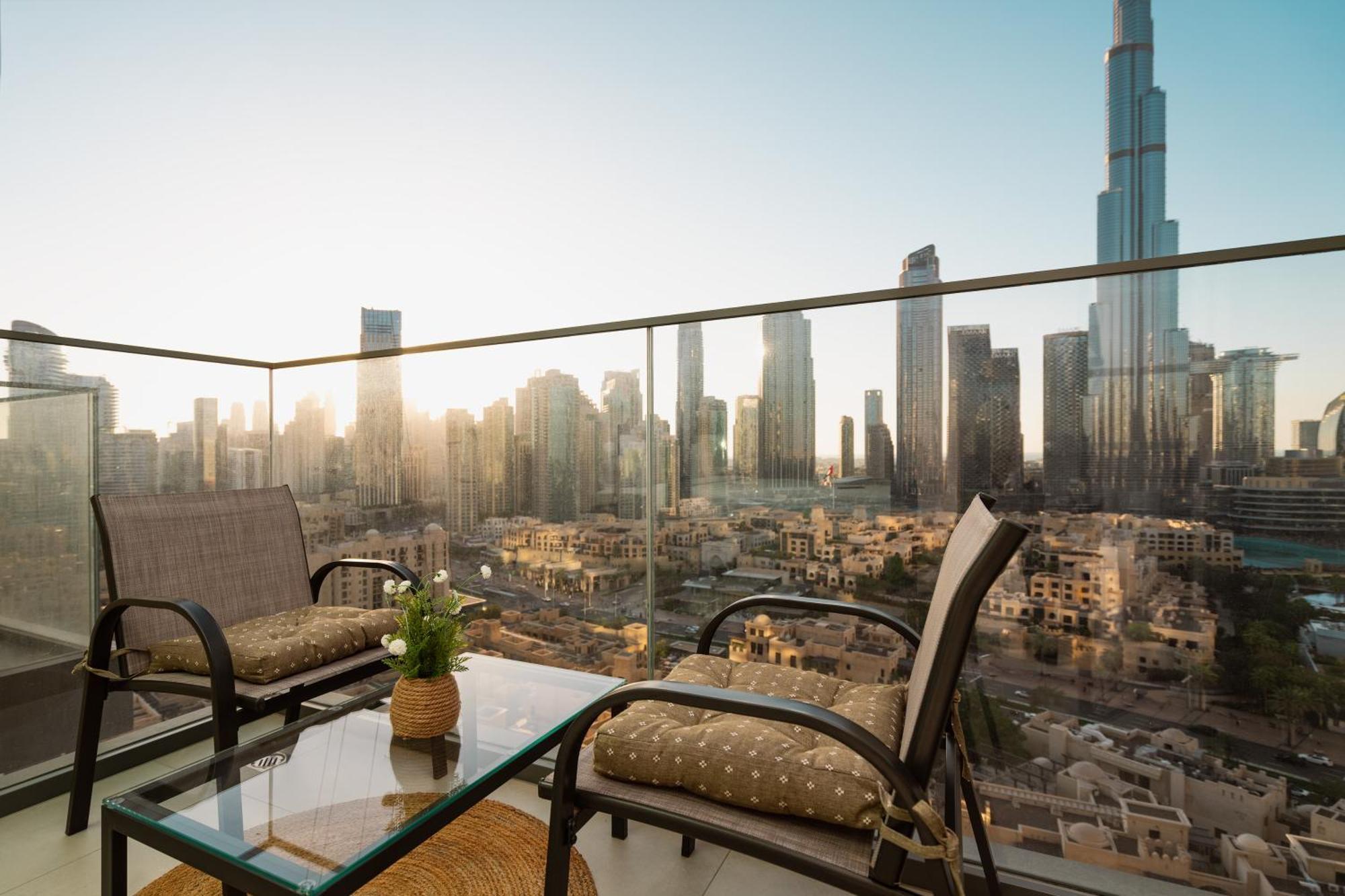 Prime Retreats @ Burj Royale By Emaar Апартаменти Дубай