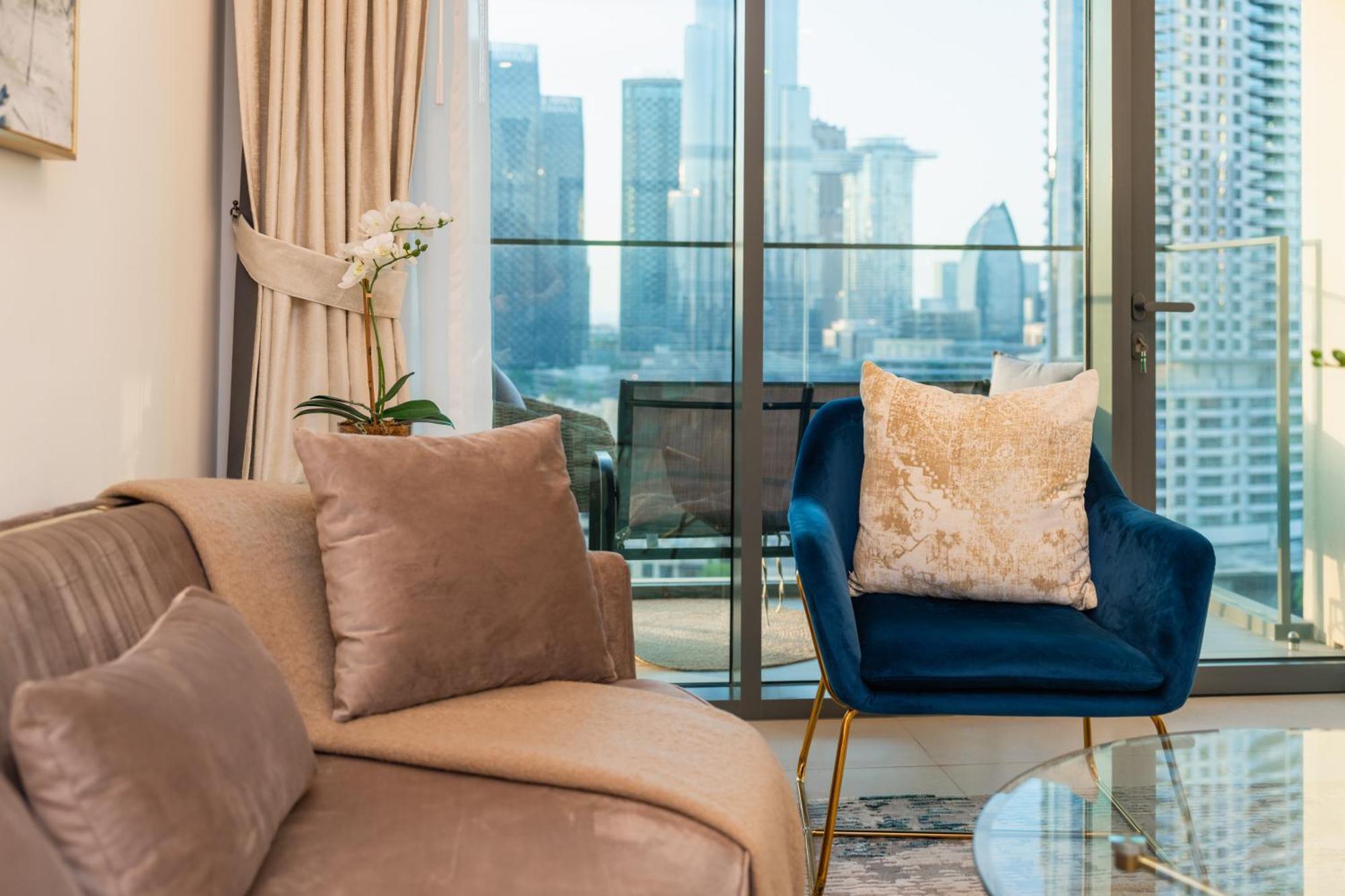 Prime Retreats @ Burj Royale By Emaar * Дубай