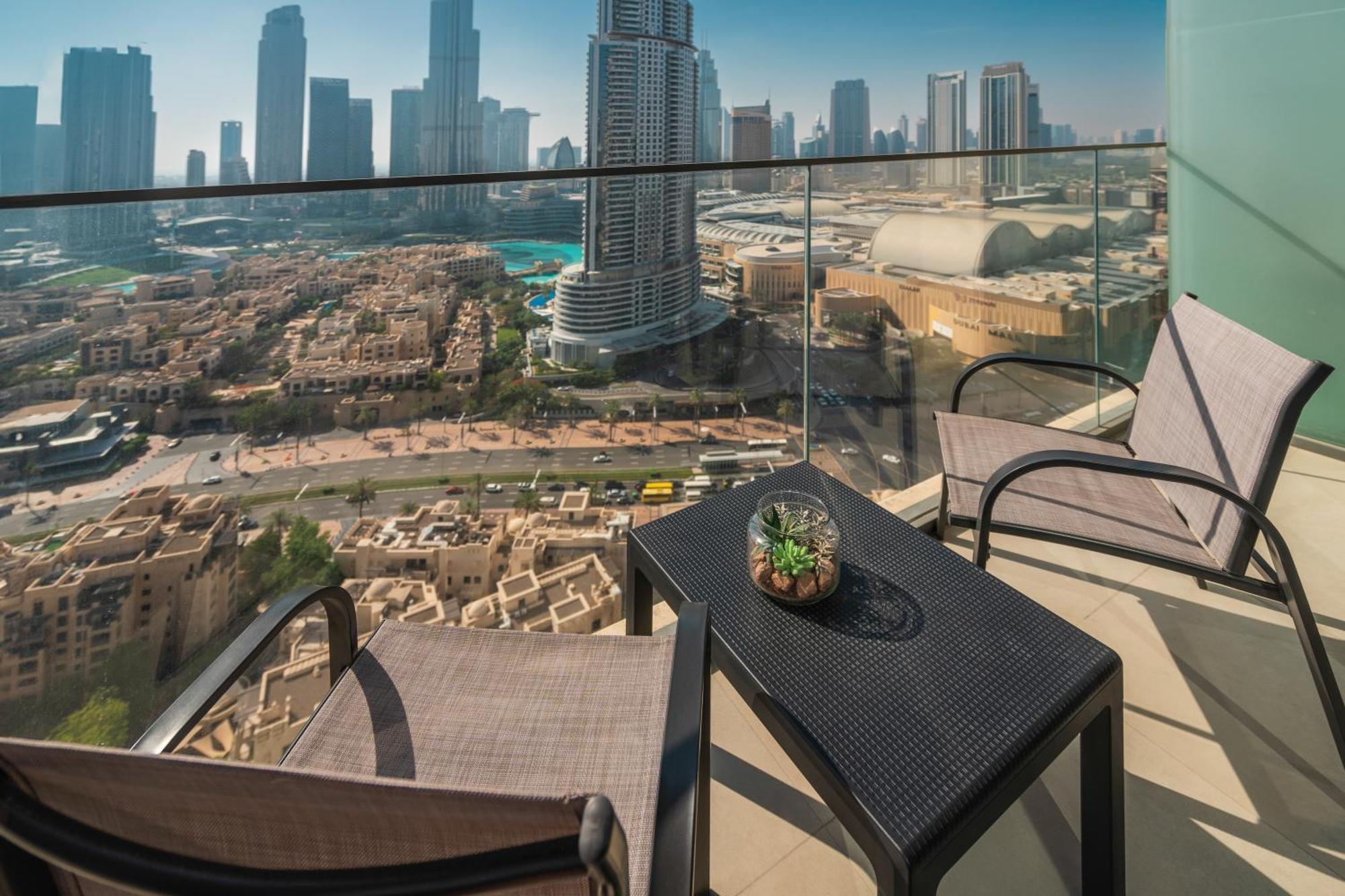 Prime Retreats @ Burj Royale By Emaar Апартаменти Дубай